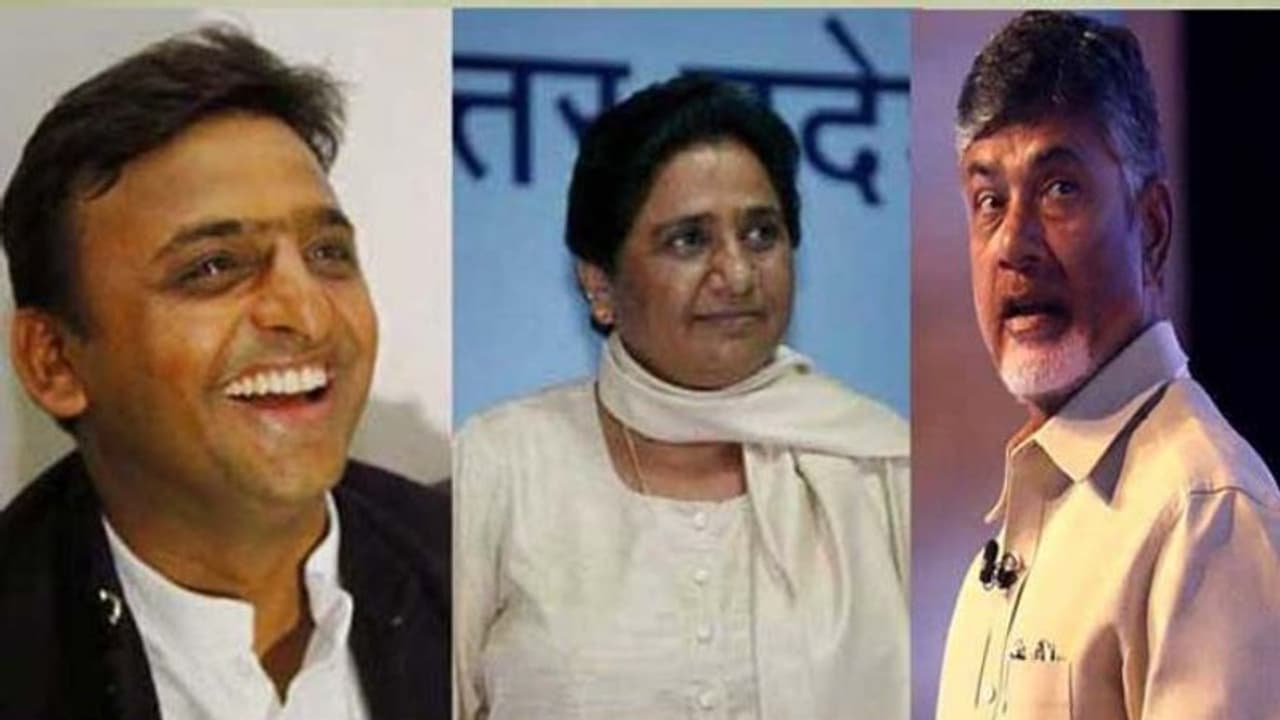 చంద్రబాబుకు అఖిలేష్ యాదవ్ ఫోన్:ఎల్లుండి ఢిల్లీకి పయనం