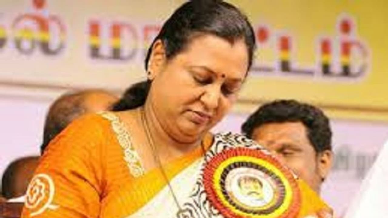 பார்க்கலாம்னு தான் சொன்னோம்..! பிரேமலதாவுக்கு அதிர்ச்சி கொடுத்த எடப்பாடியார்! பார்க்கலாம்னு தான் சொன்னோம்..! பிரேமலதாவுக்கு அதிர்ச்சி கொடுத்த எடப்பாடியார்!