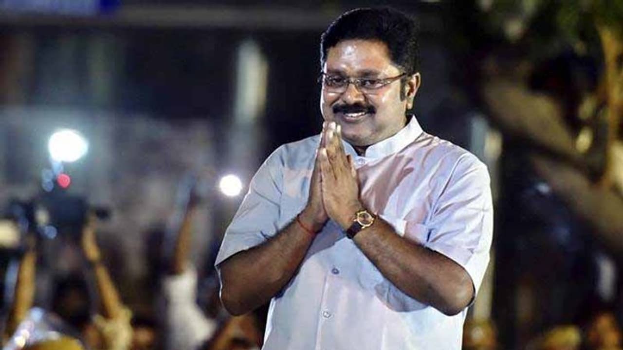 భయపడ్డ దినకరన్ వర్గం... ఉప ఎన్నికల్లో తేల్చుకుంటామన్న టీటీవీ భయపడ్డ దినకరన్ వర్గం... ఉప ఎన్నికల్లో తేల్చుకుంటామన్న టీటీవీ