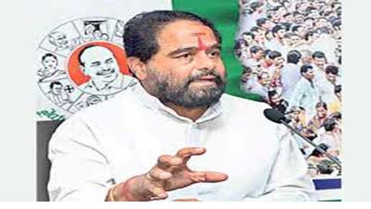 మల్లెల బాబ్జీకి పట్టిన గతే శ్రీనివాస్ కు,శివాజీ కూడా కుట్రదారుడే :తమ్మినేని