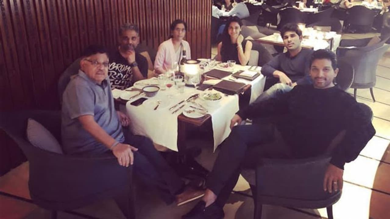 అల్లు ఫ్యామిలీ @ సింగపూర్..కారణం ఇదే! అల్లు ఫ్యామిలీ @ సింగపూర్..కారణం ఇదే!