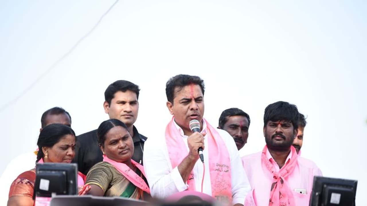 కేసీఆర్ ను గద్దెదించాలని వాళ్ళిద్దరి ప్లాన్:బయటపెట్టిన కేటీఆర్ కేసీఆర్ ను గద్దెదించాలని వాళ్ళిద్దరి ప్లాన్:బయటపెట్టిన కేటీఆర్