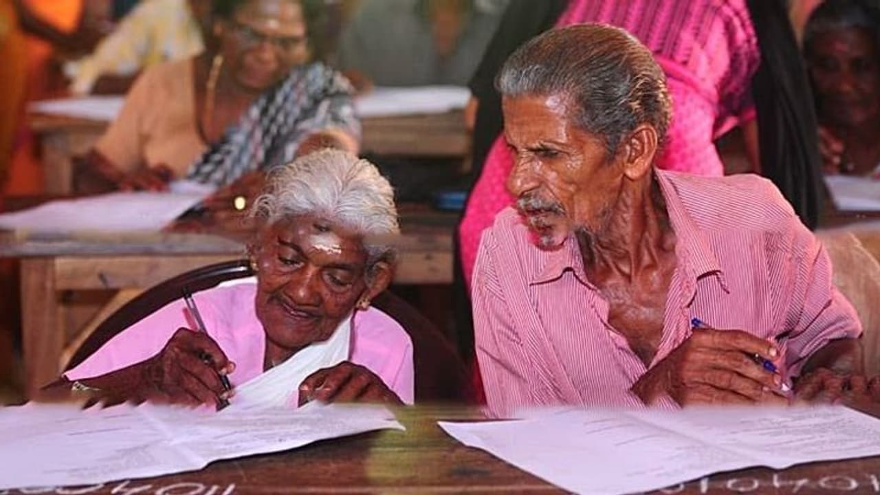 96 ാം വയസില് 98 മാര്ക്ക്; കാര്ത്ത്യായനി മുത്തശ്ശി പൊളിയാണ് 96 ാം വയസില് 98 മാര്ക്ക്; കാര്ത്ത്യായനി മുത്തശ്ശി പൊളിയാണ്