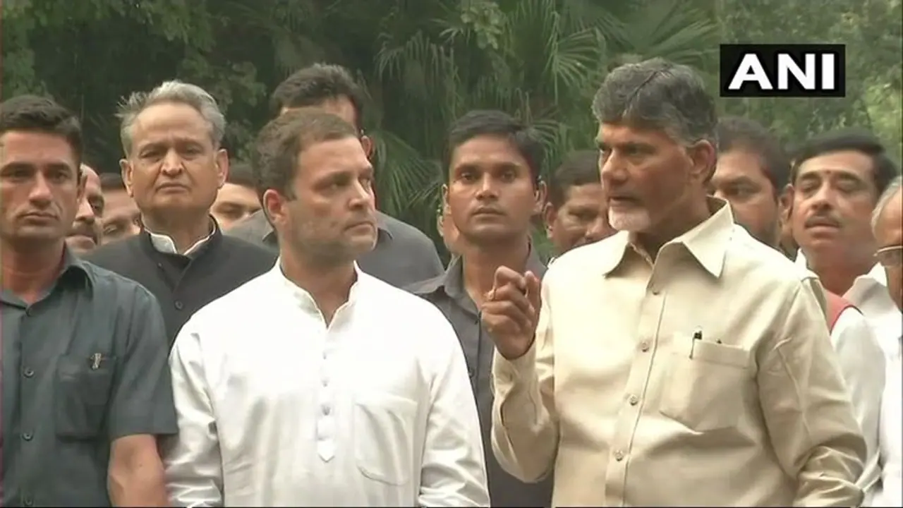 తెలంగాణ అసెంబ్లీ ఎన్నికలు: ఒకే వేదిక పైకి రాహుల్, బాబు తెలంగాణ అసెంబ్లీ ఎన్నికలు: ఒకే వేదిక పైకి రాహుల్, బాబు