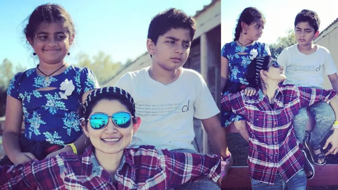 ഭര്ത്താവ് എവിടെയെന്ന് ആരാധകന്; സൂക്ഷിച്ചുനോക്കിയാല് കാണാമെന്ന് ദിവ്യ ഉണ്ണി ഭര്ത്താവ് എവിടെയെന്ന് ആരാധകന്; സൂക്ഷിച്ചുനോക്കിയാല് കാണാമെന്ന് ദിവ്യ ഉണ്ണി