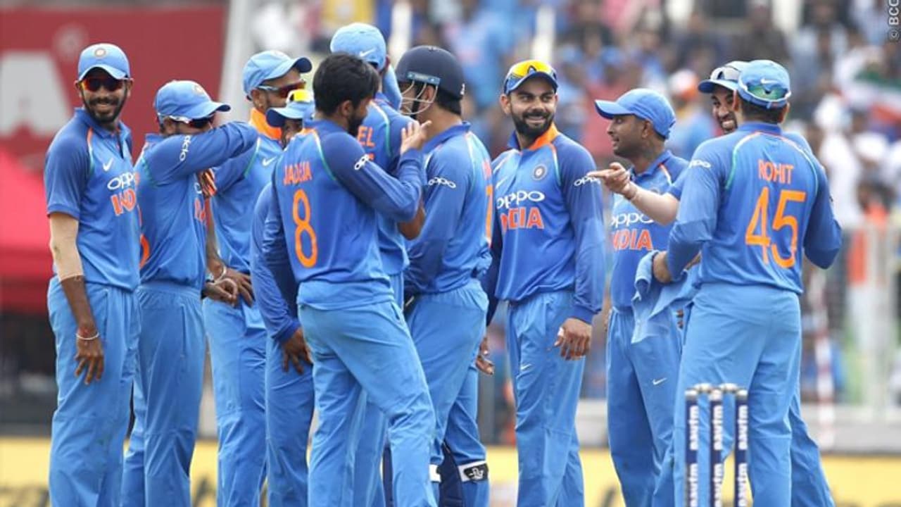 കാര്യവട്ടത്തെ പരമ്പര ജയം ഇന്ത്യന് ടീം ആഘോഷിച്ചതിങ്ങനെ വീഡിയോ കാര്യവട്ടത്തെ പരമ്പര ജയം ഇന്ത്യന് ടീം ആഘോഷിച്ചതിങ്ങനെ വീഡിയോ