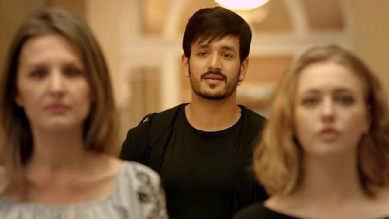 అయ్యో.. అఖిల్ సినిమాను కొనేవారే లేరా? అయ్యో.. అఖిల్ సినిమాను కొనేవారే లేరా?