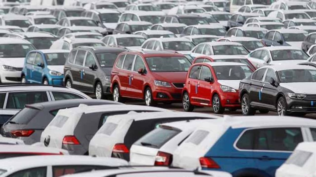 വര്ഷാവസാനം കാര് വാങ്ങിയാലുള്ള ഗുണങ്ങളും ദോഷങ്ങളും വര്ഷാവസാനം കാര് വാങ്ങിയാലുള്ള ഗുണങ്ങളും ദോഷങ്ങളും