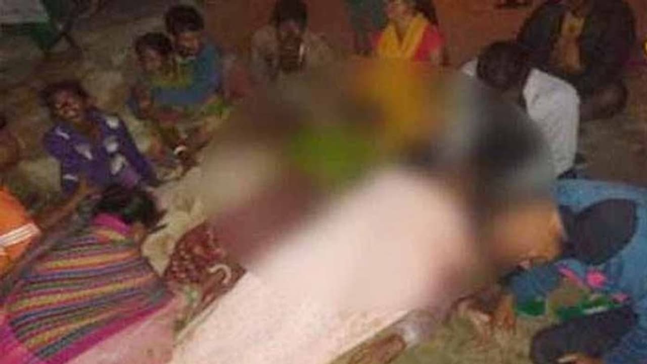 అసోంలో ఉగ్రపంజా.. ఐదుగురు యువకులను కాల్చి చంపిన ఉల్ఫా తీవ్రవాదులు అసోంలో ఉగ్రపంజా.. ఐదుగురు యువకులను కాల్చి చంపిన ఉల్ఫా తీవ్రవాదులు