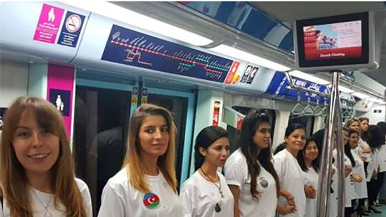 ദുബായുടെ ഐക്യത്തിന് ഗിന്നസ് തിളക്കം; റെക്കോര്ഡ് തീര്ത്ത് മെട്രോ യാത്രക്കാര് ദുബായുടെ ഐക്യത്തിന് ഗിന്നസ് തിളക്കം; റെക്കോര്ഡ് തീര്ത്ത് മെട്രോ യാത്രക്കാര്