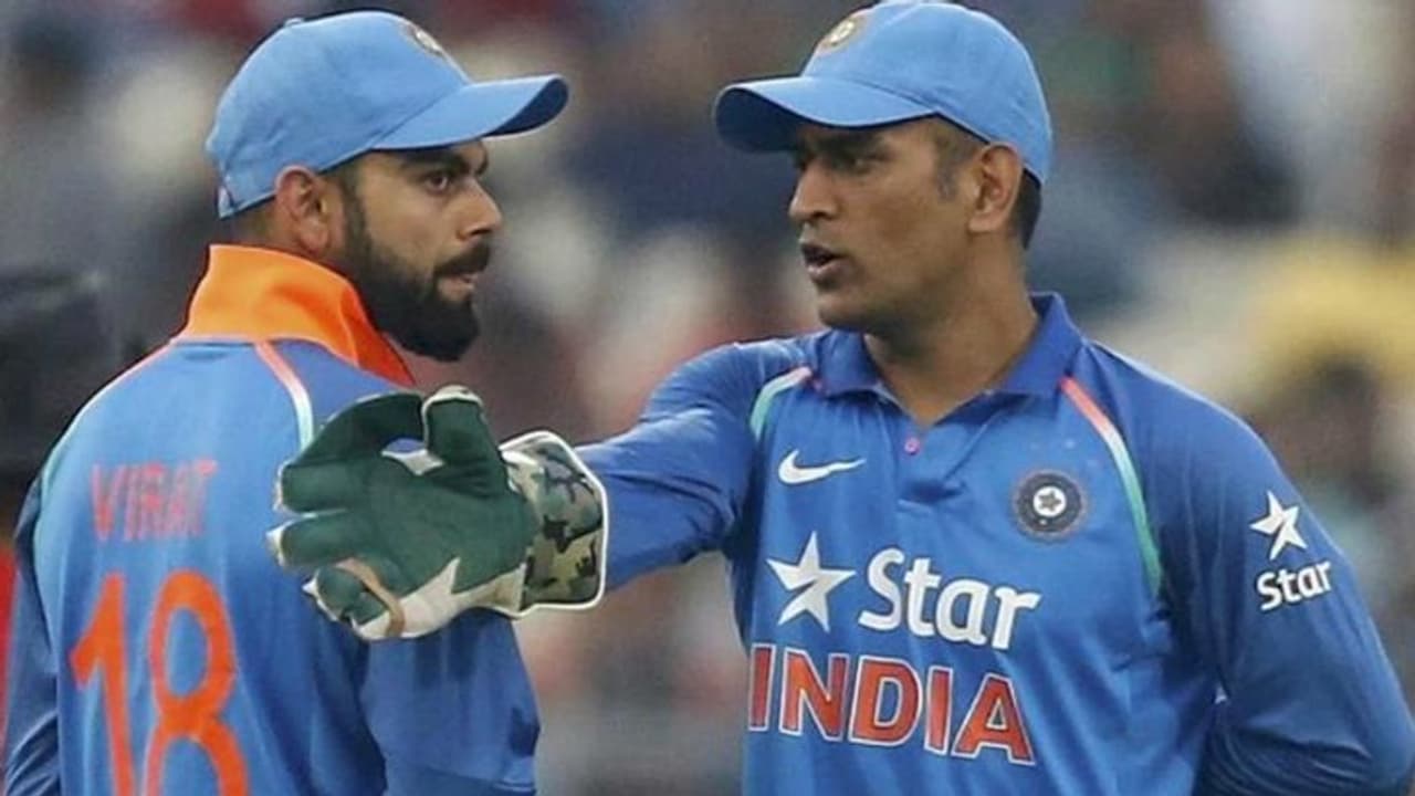 ಕೊಹ್ಲಿ ವರ್ಷದ ಗಳಿಕೆ 228 ಕೋಟಿ!: ಧೋನಿ ಸಂಪಾದನೆ ವಿವರ ಇಲ್ಲಿದೆ! ಕೊಹ್ಲಿ ವರ್ಷದ ಗಳಿಕೆ 228 ಕೋಟಿ!: ಧೋನಿ ಸಂಪಾದನೆ ವಿವರ ಇಲ್ಲಿದೆ!