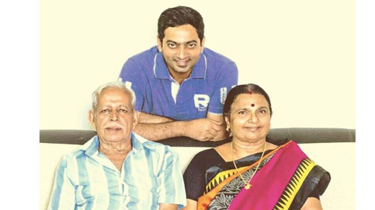 നടൻ സൈജു കുറുപ്പിന്റെ പിതാവ് വാഹനാപകടത്തിൽ മരിച്ചു നടൻ സൈജു കുറുപ്പിന്റെ പിതാവ് വാഹനാപകടത്തിൽ മരിച്ചു