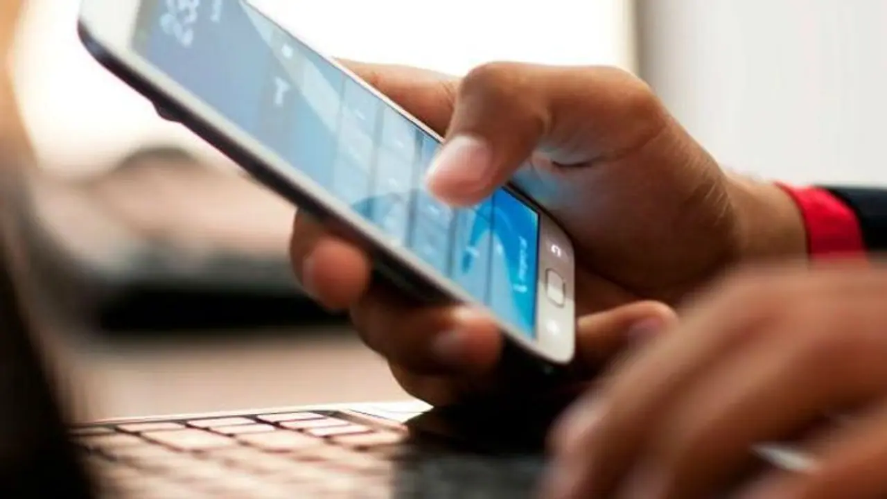 സൈറണ്‍ മുഴങ്ങുമ്പോള്‍ ഫോണ്‍ മാറ്റിവയ്ക്കണം; വ്യത്യസ്തനിയമവുമായി ഒരു ഗ്രാമം