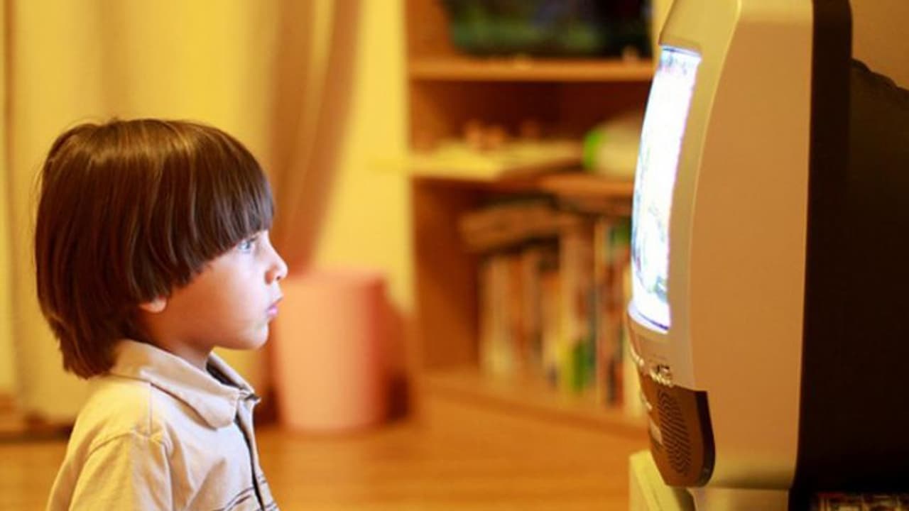 ಟೀವಿ ಶೋಗಳಲ್ಲಿ ಮಕ್ಕಳ ಅಸಭ್ಯ ನೃತ್ಯ, ಚಾನೆಲ್ಗಳಿಗೆ ಎಚ್ಚರಿಕೆ! ಟೀವಿ ಶೋಗಳಲ್ಲಿ ಮಕ್ಕಳ ಅಸಭ್ಯ ನೃತ್ಯ, ಚಾನೆಲ್ಗಳಿಗೆ ಎಚ್ಚರಿಕೆ!