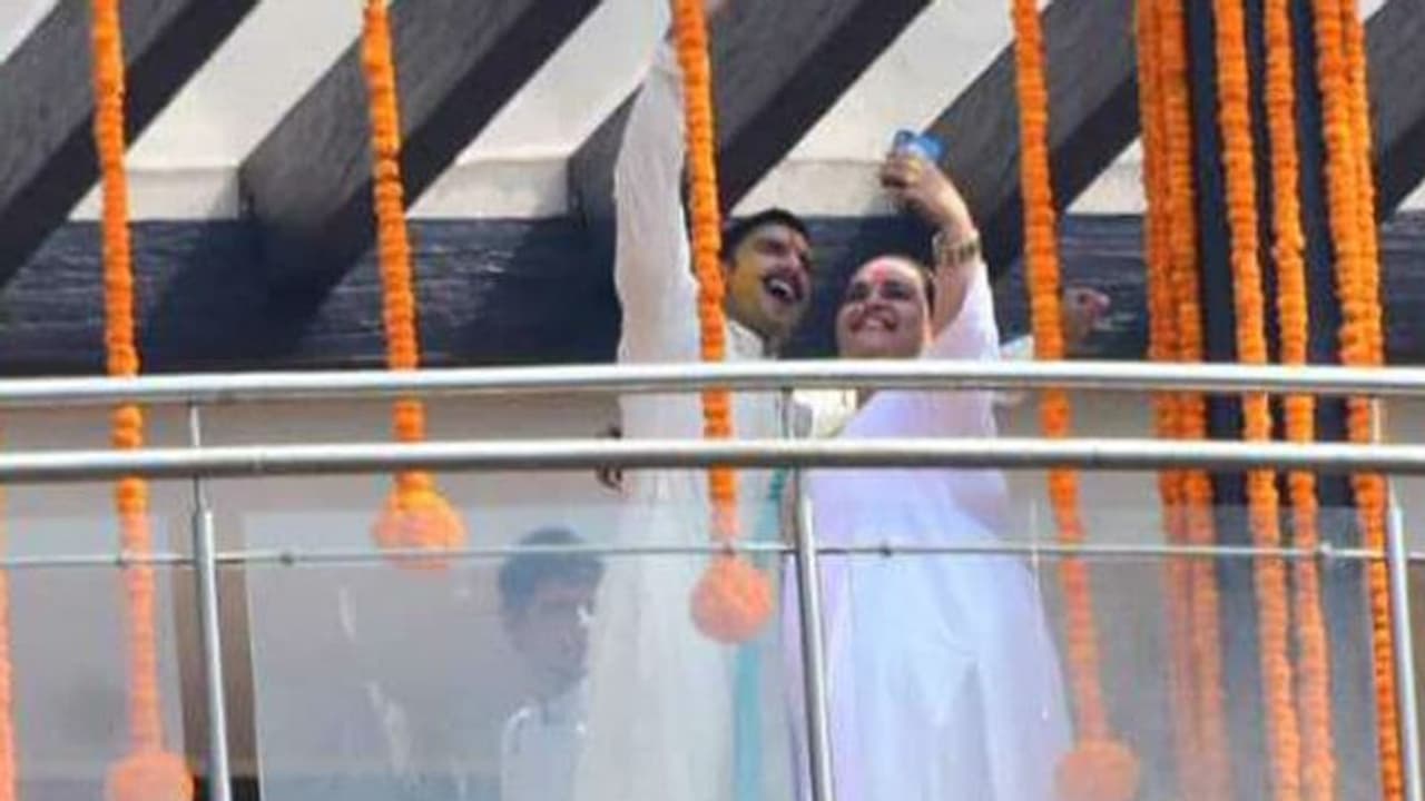 രണ്വീര് സിംഗും വിവാഹ ആഘോഷങ്ങള് തുടങ്ങി! രണ്വീര് സിംഗും വിവാഹ ആഘോഷങ്ങള് തുടങ്ങി!