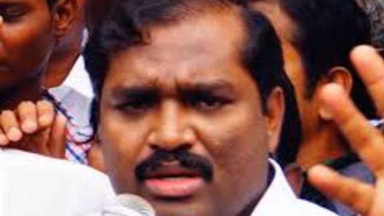 வேல்முருகனுக்கு மரண பயத்தை காட்டிய போலீஸார்... அதிர வைக்கும் வீடியோ..! வேல்முருகனுக்கு மரண பயத்தை காட்டிய போலீஸார்... அதிர வைக்கும் வீடியோ..!