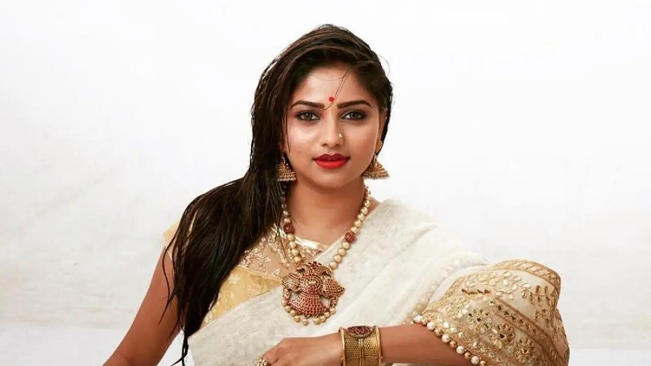 ಶೂಟಿಂಗ್ ಸೆಟ್ನಲ್ಲಿ ದೀಪಾವಳಿ ಆಚರಣೆ ; ರಚಿತಾ ರಾಮ್ ಶೂಟಿಂಗ್ ಸೆಟ್ನಲ್ಲಿ ದೀಪಾವಳಿ ಆಚರಣೆ ; ರಚಿತಾ ರಾಮ್