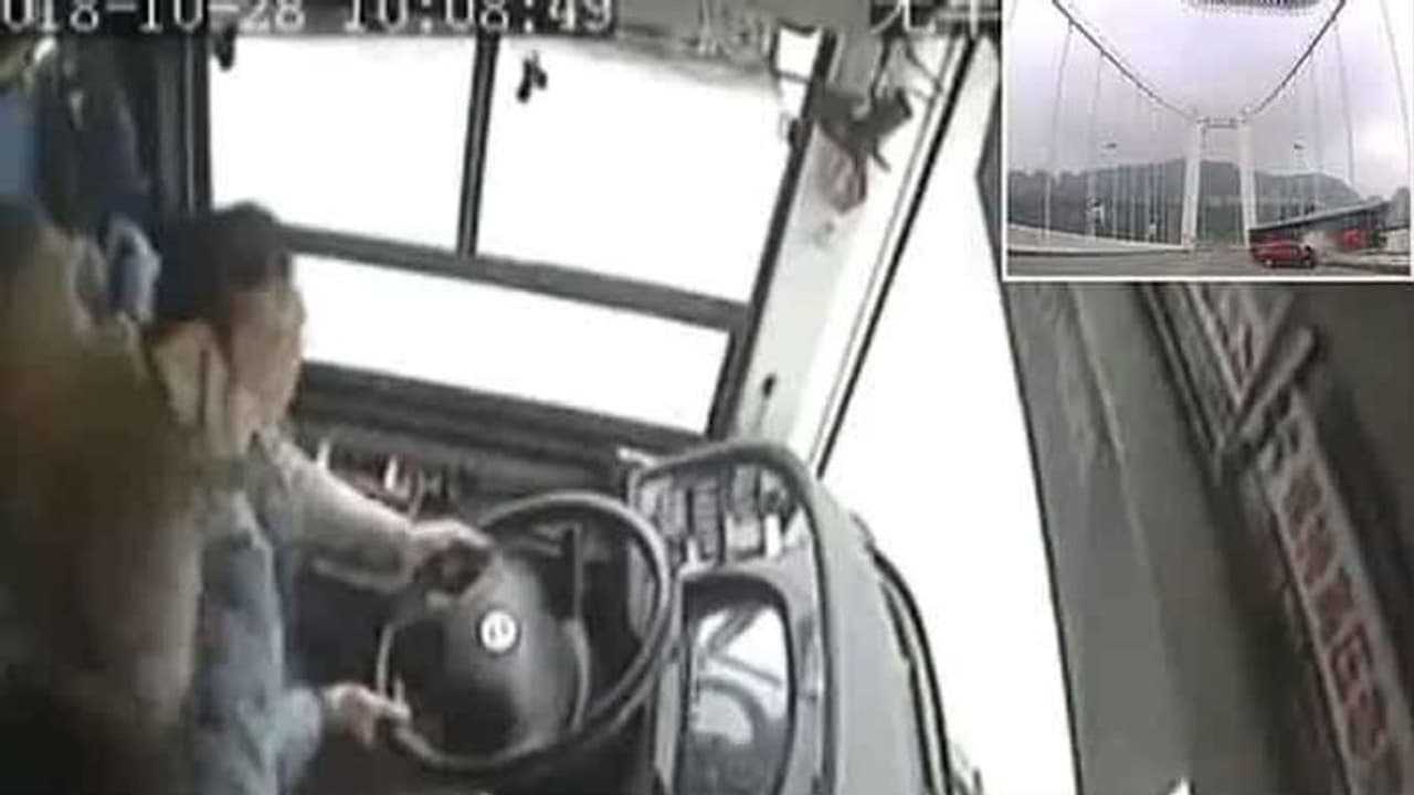 ಮಹಿಳೆ ಡ್ರೈವರ್ ಜಗಳಕ್ಕೆ 13 ಮಂದಿ ಬಲಿ: ವಿಡಿಯೋ ವೈರಲ್