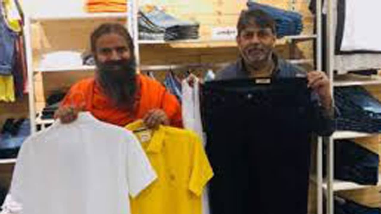 വസ്ത്ര വിപണിയില് ചുവടുറപ്പിക്കാന് പതഞ്ജലി ഗ്രൂപ്പ് വസ്ത്ര വിപണിയില് ചുവടുറപ്പിക്കാന് പതഞ്ജലി ഗ്രൂപ്പ്