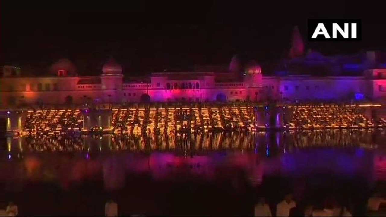 ಫೈಜಾಬಾದ್ ಇನ್ಮುಂದೆ ಅಯೋಧ್ಯೆ: ಯೋಗಿ ಆದಿತ್ಯನಾಥ್! ಫೈಜಾಬಾದ್ ಇನ್ಮುಂದೆ ಅಯೋಧ್ಯೆ: ಯೋಗಿ ಆದಿತ್ಯನಾಥ್!