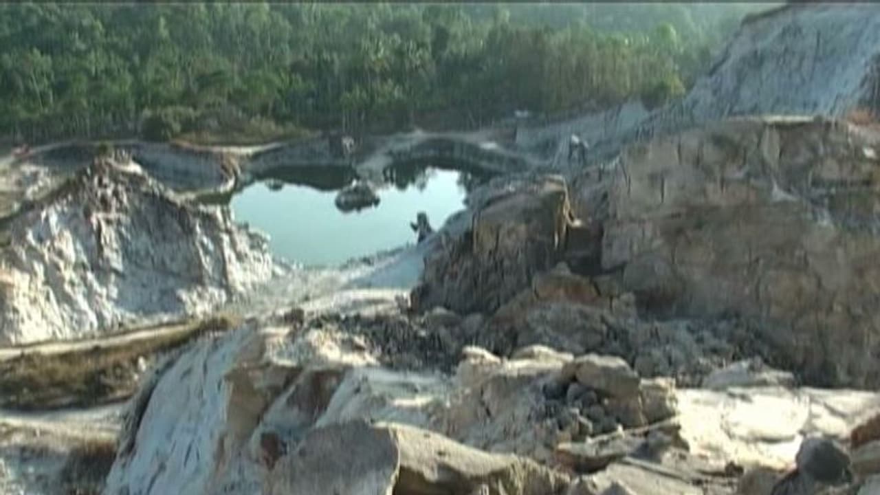 ഉരുൾപൊട്ടൽ ഭീഷണി; കണ്ണൂരില് ക്വാറികളുടെ പ്രവര്ത്തനം നിര്ത്താന് കളക്ടറുടെ ഉത്തരവ് ഉരുൾപൊട്ടൽ ഭീഷണി; കണ്ണൂരില് ക്വാറികളുടെ പ്രവര്ത്തനം നിര്ത്താന് കളക്ടറുടെ ഉത്തരവ്