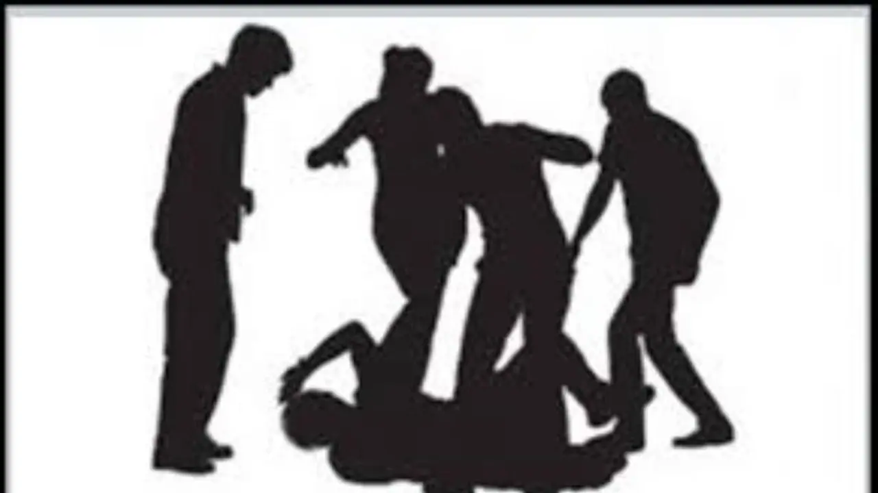 टोल टैक्स मांगने पर नेता के समर्थकों ने की बेरहमी से पिटाई