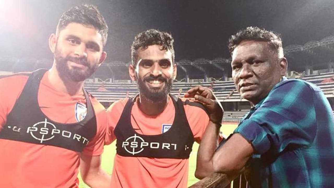 വിജയനും ചോദിക്കുന്നു, അനസെവിടെ..? ഈ പോക്ക് ശരിയല്ല വിജയനും ചോദിക്കുന്നു, അനസെവിടെ..? ഈ പോക്ക് ശരിയല്ല