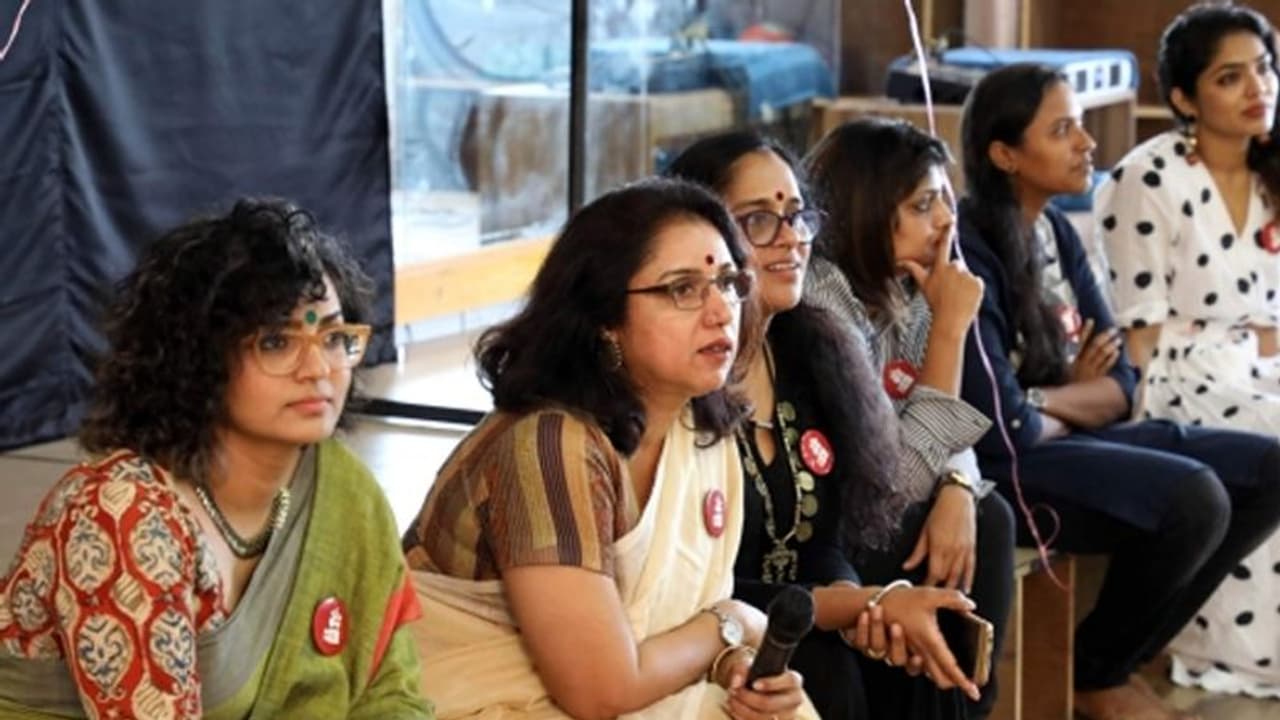 'അവൾക്കൊപ്പം'; ആക്രമിക്കപ്പെട്ട നടിക്ക് പിന്തുണ അറിയിച്ച് ഡബ്ല്യുസിസി 'അവൾക്കൊപ്പം'; ആക്രമിക്കപ്പെട്ട നടിക്ക് പിന്തുണ അറിയിച്ച് ഡബ്ല്യുസിസി