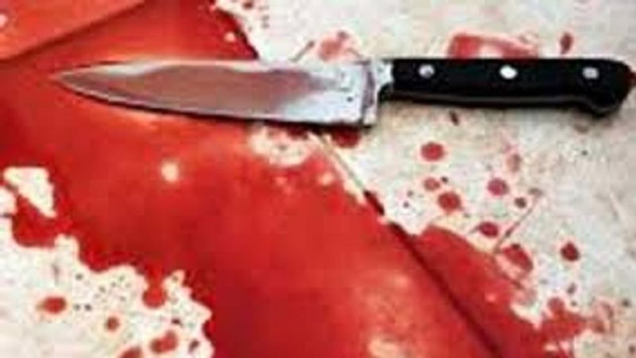 ಮದ್ಯದ ಅಮಲಿನಲ್ಲಿ ಮರ್ಮಾಂಗ ಕತ್ತರಿಸಿಕೊಂಡ ಭೂಪ ಮದ್ಯದ ಅಮಲಿನಲ್ಲಿ ಮರ್ಮಾಂಗ ಕತ್ತರಿಸಿಕೊಂಡ ಭೂಪ