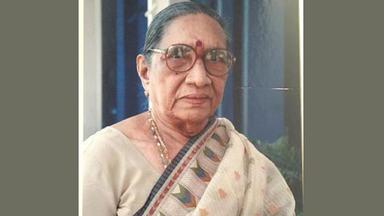 మాజీ ఎమ్మెల్యే కమలా దేవి కన్నుమూత మాజీ ఎమ్మెల్యే కమలా దేవి కన్నుమూత