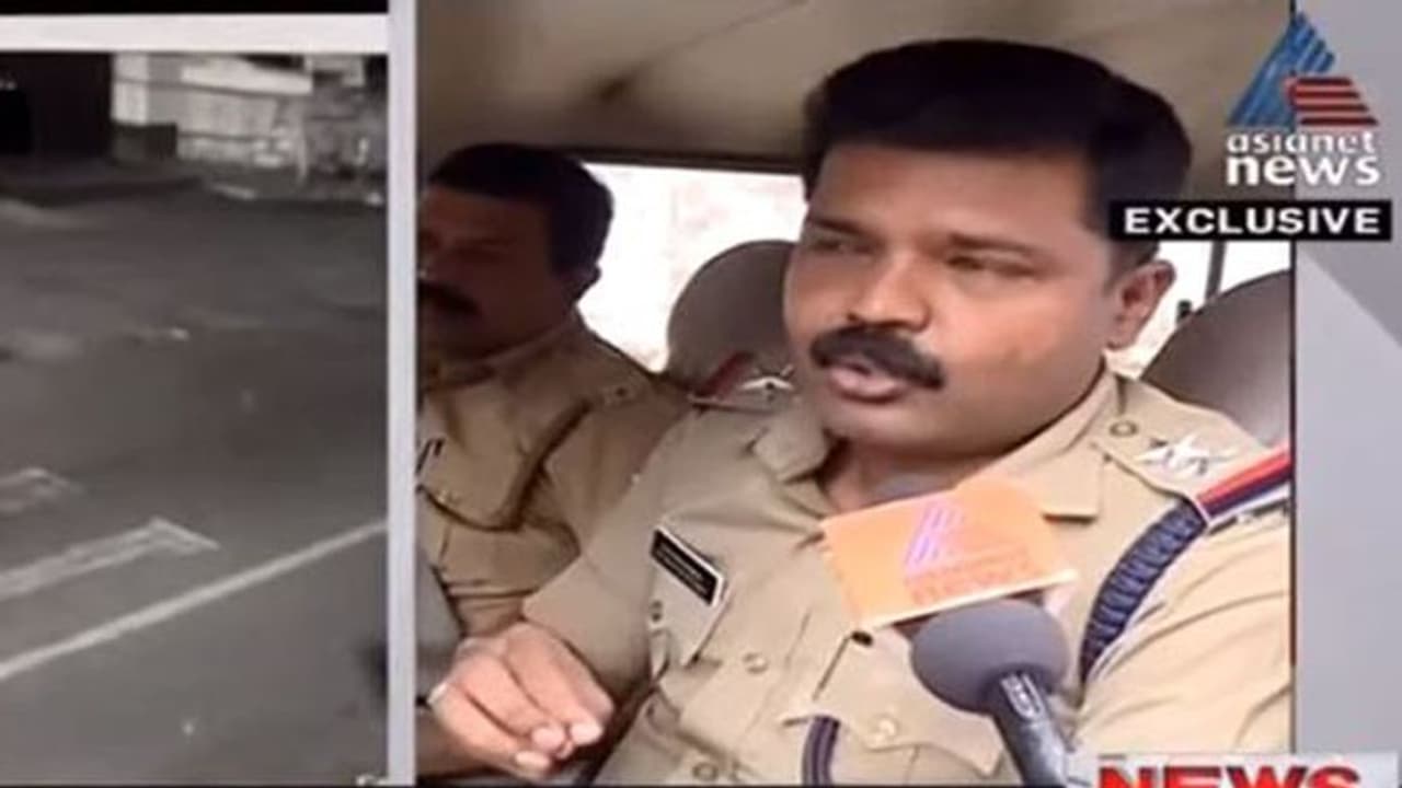 നെയ്യാറ്റിന്കര കൊലപാതകം; പൊലീസുകാരെ ബലിയാടാക്കി എസ്ഐയെ രക്ഷിക്കാൻ നീക്കം നെയ്യാറ്റിന്കര കൊലപാതകം; പൊലീസുകാരെ ബലിയാടാക്കി എസ്ഐയെ രക്ഷിക്കാൻ നീക്കം