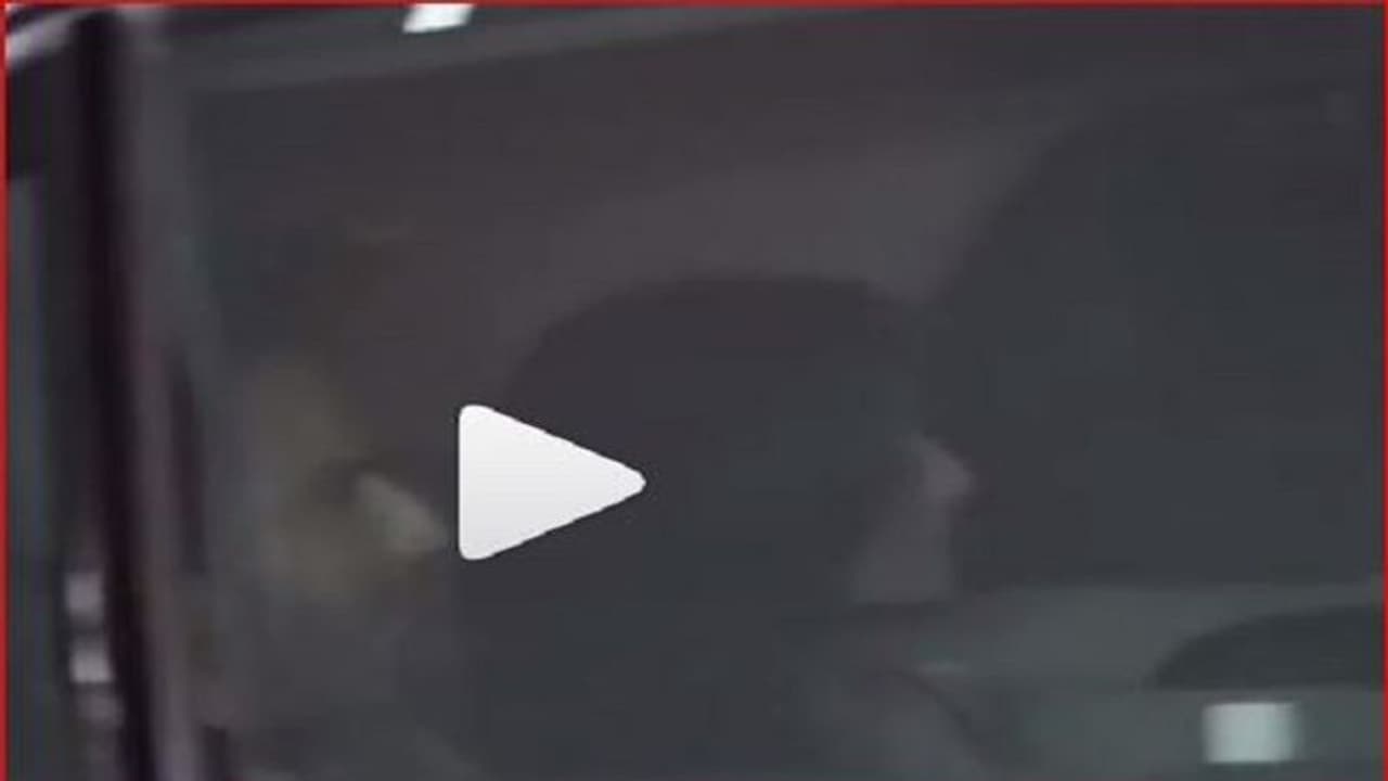 ಶ್ರದ್ಧಾ ಕಪೂರ್ ಬಾಯ್ಫ್ರೆಂಡ್ ಯಾರು? ವೈರಲ್ ಆದ ವಿಡಿಯೋ ಬಿಚ್ಚಿಟ್ಟ ಸತ್ಯ ಶ್ರದ್ಧಾ ಕಪೂರ್ ಬಾಯ್ಫ್ರೆಂಡ್ ಯಾರು? ವೈರಲ್ ಆದ ವಿಡಿಯೋ ಬಿಚ್ಚಿಟ್ಟ ಸತ್ಯ