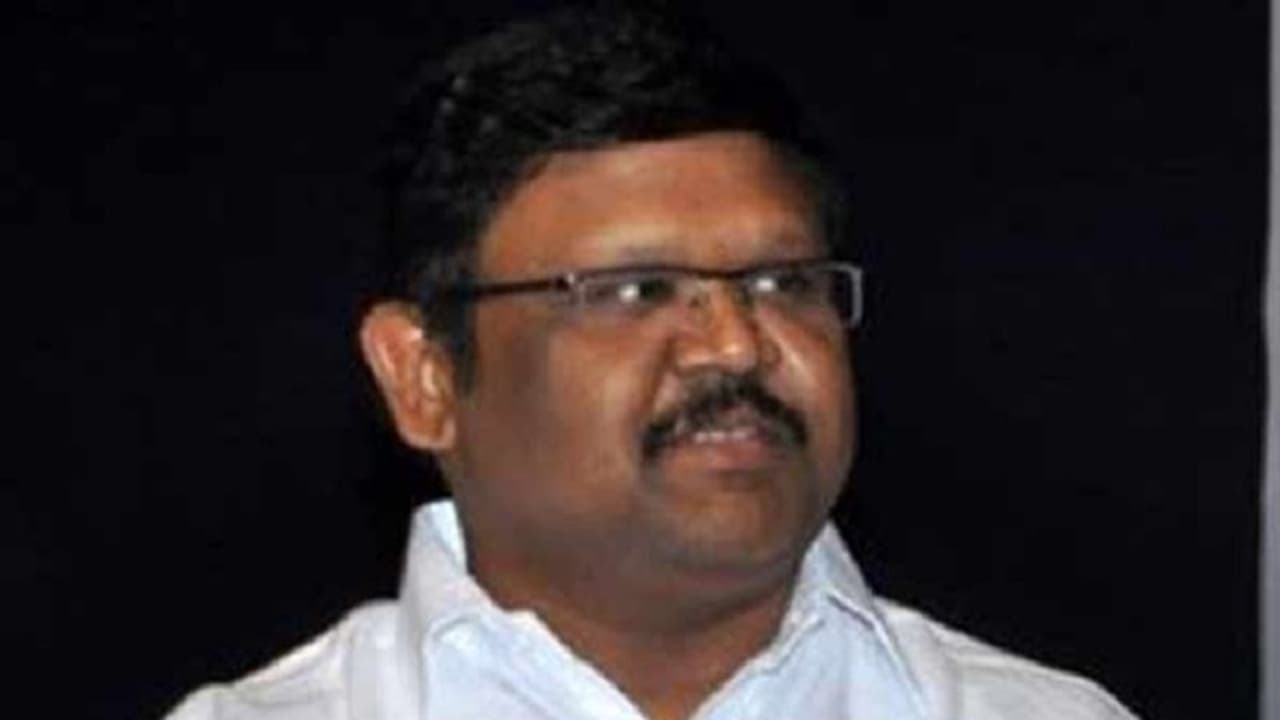 இடைத் தேர்தல் பணிகளில் ஜரூராய் களமிறங்கிய அதிமுக !! பிரச்சாரக் குழு பொறுப்பாளராக வைகை செல்வன் அதிரடி நியமனம்….. இடைத் தேர்தல் பணிகளில் ஜரூராய் களமிறங்கிய அதிமுக !! பிரச்சாரக் குழு பொறுப்பாளராக வைகை செல்வன் அதிரடி நியமனம்…..