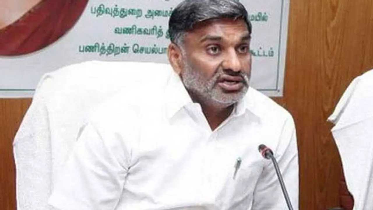 அதிமுக முன்னாள் அமைச்சர் கே.சி.வீரமணிக்கு சொந்தமான 28 இடங்களில் அதிரடி ரெய்டு!! அதிமுக முன்னாள் அமைச்சர் கே.சி.வீரமணிக்கு சொந்தமான 28 இடங்களில் அதிரடி ரெய்டு!!