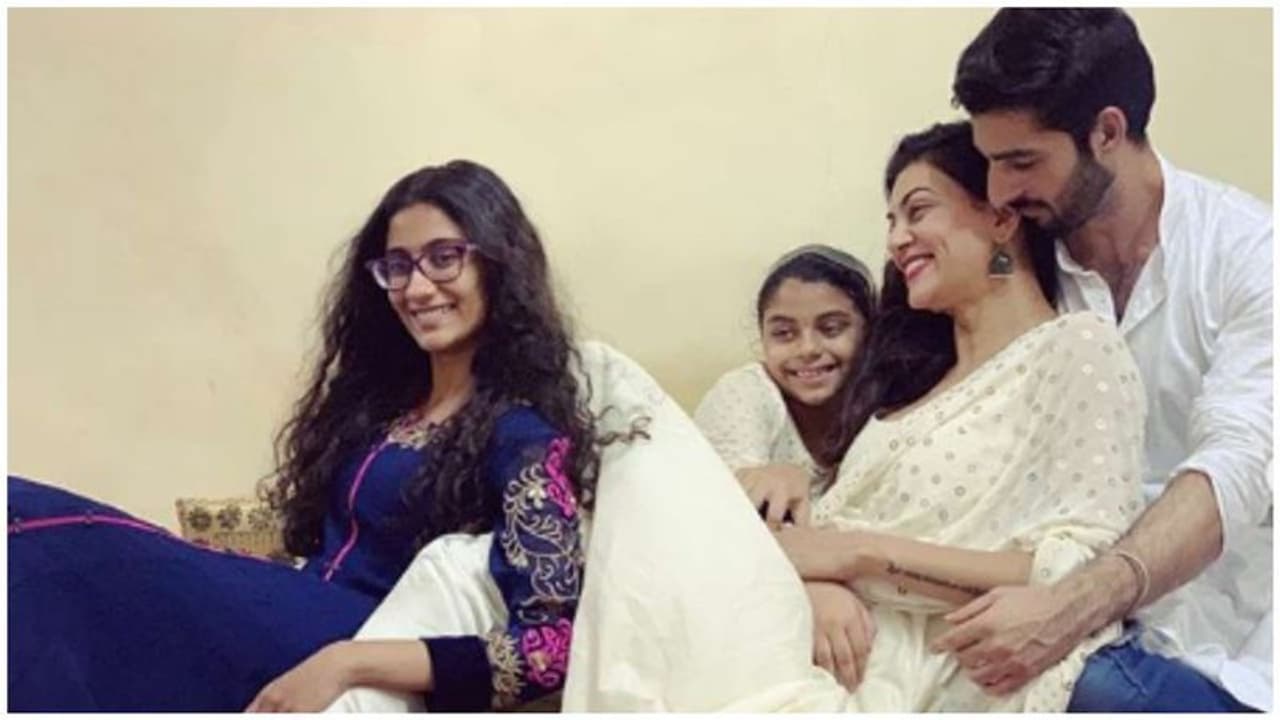 27 வயது இளைஞனை கல்யாணம் பண்ணும் 42 வயதான உலக அழகி சுஷ்மிதா சென்... 27 வயது இளைஞனை கல்யாணம் பண்ணும் 42 வயதான உலக அழகி சுஷ்மிதா சென்...