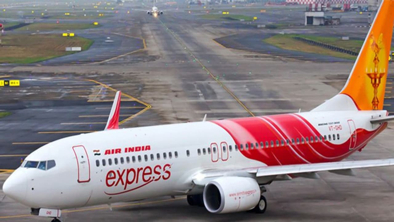 കുവൈത്തിലേക്ക് യാത്രാവിലക്ക്; ടിക്കറ്റ് ബുക്ക് ചെയ്തവര്ക്ക് അധിക ചാര്ജില്ലാതെ പുനഃക്രമീകരിക്കാം കുവൈത്തിലേക്ക് യാത്രാവിലക്ക്; ടിക്കറ്റ് ബുക്ക് ചെയ്തവര്ക്ക് അധിക ചാര്ജില്ലാതെ പുനഃക്രമീകരിക്കാം