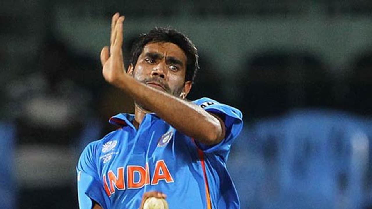 മുനാഫ് പട്ടേലിന് നാല് വിക്കറ്റ്; ശ്രീലങ്ക ലെജന്ഡ്സിനെതിരെ ഇന്ത്യ ലെജന്ഡ്സിന് 139 റണ്സ് വിജയലക്ഷ്യം മുനാഫ് പട്ടേലിന് നാല് വിക്കറ്റ്; ശ്രീലങ്ക ലെജന്ഡ്സിനെതിരെ ഇന്ത്യ ലെജന്ഡ്സിന് 139 റണ്സ് വിജയലക്ഷ്യം