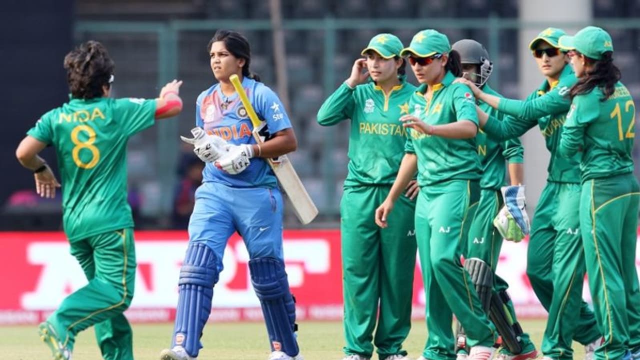 ಐಸಿಸಿ ಮಹಿಳಾ ಟಿ20 ವಿಶ್ವಕಪ್: ಇಂಡೋ ಪಾಕ್ ಕದನಕ್ಕೆ ವೇದಿಕೆ ಸಜ್ಜು ಐಸಿಸಿ ಮಹಿಳಾ ಟಿ20 ವಿಶ್ವಕಪ್: ಇಂಡೋ ಪಾಕ್ ಕದನಕ್ಕೆ ವೇದಿಕೆ ಸಜ್ಜು
