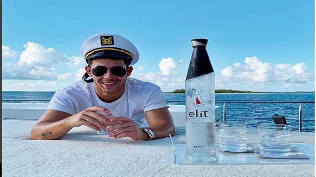 ಬ್ಯಾಚುಲರ್ ಪಾರ್ಟಿಯಲ್ಲಿ ನಿಕ್ ಜೋನ್ಸ್ ಮಸ್ತ್ ಮಜಾ! ಬ್ಯಾಚುಲರ್ ಪಾರ್ಟಿಯಲ್ಲಿ ನಿಕ್ ಜೋನ್ಸ್ ಮಸ್ತ್ ಮಜಾ!