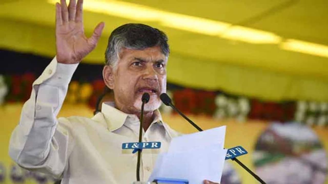 ఫరూఖ్ చాలా ముదురు... కొత్త మంత్రులకు సహకరించండి: చంద్రబాబు ఫరూఖ్ చాలా ముదురు... కొత్త మంత్రులకు సహకరించండి: చంద్రబాబు