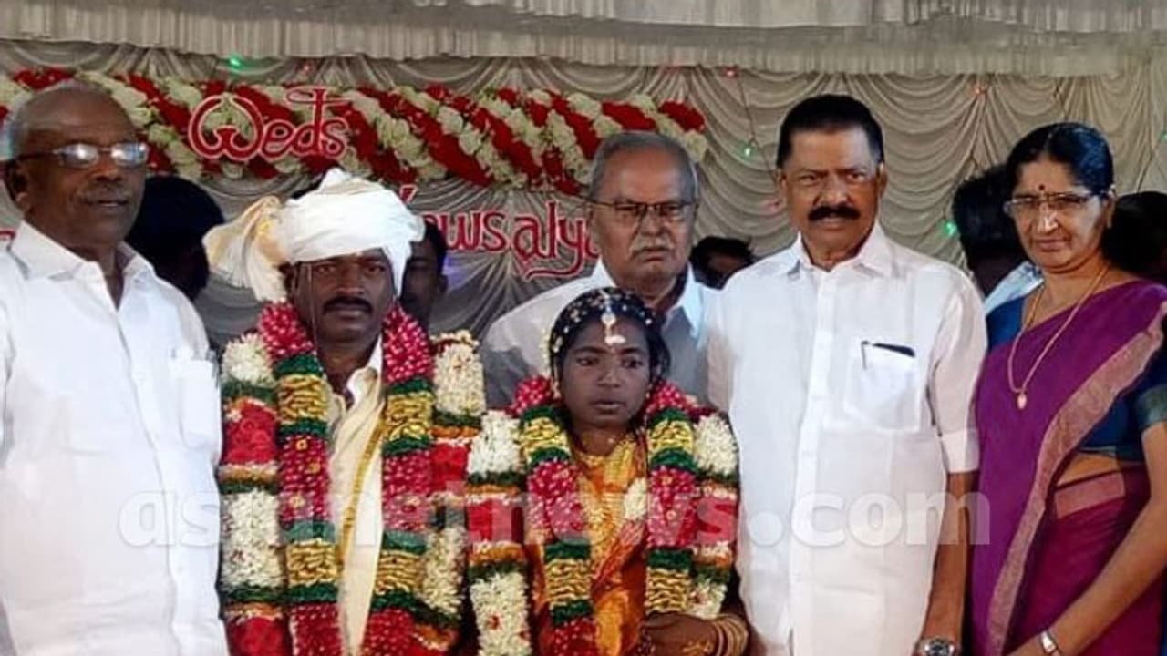 ഗ്രാമം മുഴുവനും കൈകോര്ത്തു; മംഗളമായി ഒരു മാംഗല്യം ഗ്രാമം മുഴുവനും കൈകോര്ത്തു; മംഗളമായി ഒരു മാംഗല്യം