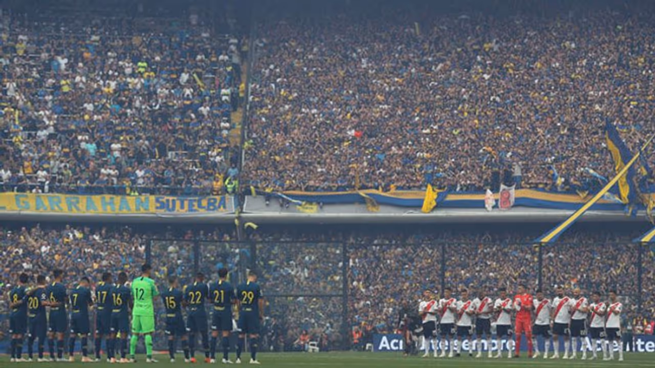 കോപ്പ ലിബര്ട്ടഡോറസ് ഫൈനലിന്റെ ആദ്യപാദം സമനിലയില് ഗോള് വീഡിയോ കോപ്പ ലിബര്ട്ടഡോറസ് ഫൈനലിന്റെ ആദ്യപാദം സമനിലയില് ഗോള് വീഡിയോ