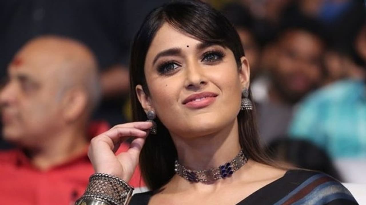 అది విని మానసికంగా కుంగిపోయా: ఇలియానా! అది విని మానసికంగా కుంగిపోయా: ఇలియానా!