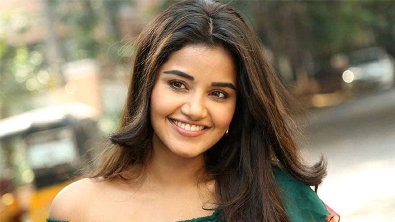 త్రివిక్రమ్ హెల్ప్ ఉంది.. ఎప్పటికైనా డైరెక్టర్ అవుతా! త్రివిక్రమ్ హెల్ప్ ఉంది.. ఎప్పటికైనా డైరెక్టర్ అవుతా!