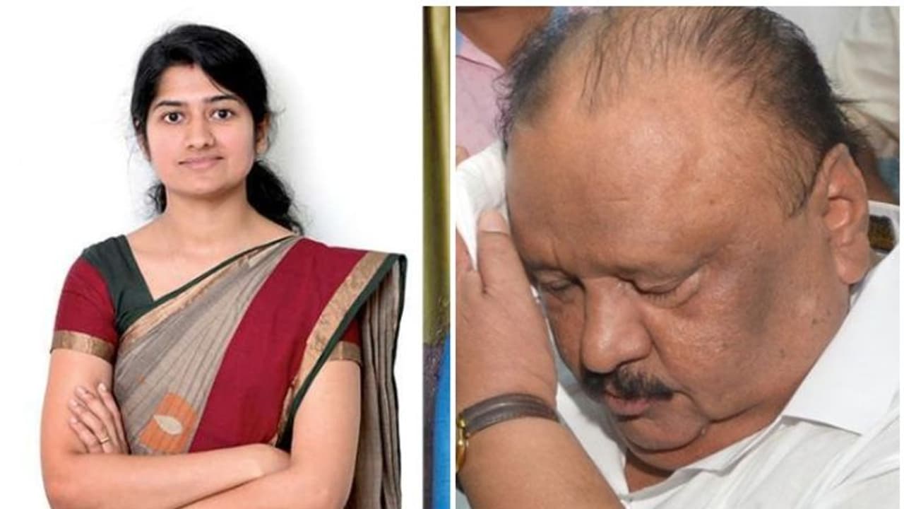 ടി വി അനുപമയുടെ സര്വ്വേ റിപ്പോര്ട്ട് പൂഴ്ത്തി, തോമസ് ചാണ്ടിക്കെതിരായ മാര്ത്താണ്ഡം കായല് കേസ് സര്ക്കാര് അട്ടിമറിച്ചു ടി വി അനുപമയുടെ സര്വ്വേ റിപ്പോര്ട്ട് പൂഴ്ത്തി, തോമസ് ചാണ്ടിക്കെതിരായ മാര്ത്താണ്ഡം കായല് കേസ് സര്ക്കാര് അട്ടിമറിച്ചു