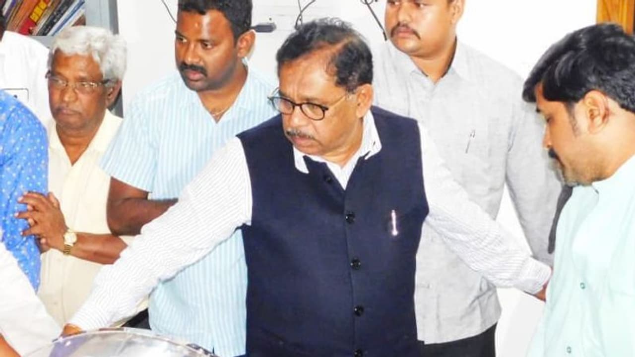 ದೆಹಲಿಗೆ ಡಿಸಿಎಂ ದೌಡು, ಸಂಪುಟ ವಿಸ್ತರಣೆ ಪಕ್ಕಾ, ಯಾರಿಗೆ ಅದೃಷ್ಟ? ದೆಹಲಿಗೆ ಡಿಸಿಎಂ ದೌಡು, ಸಂಪುಟ ವಿಸ್ತರಣೆ ಪಕ್ಕಾ, ಯಾರಿಗೆ ಅದೃಷ್ಟ?