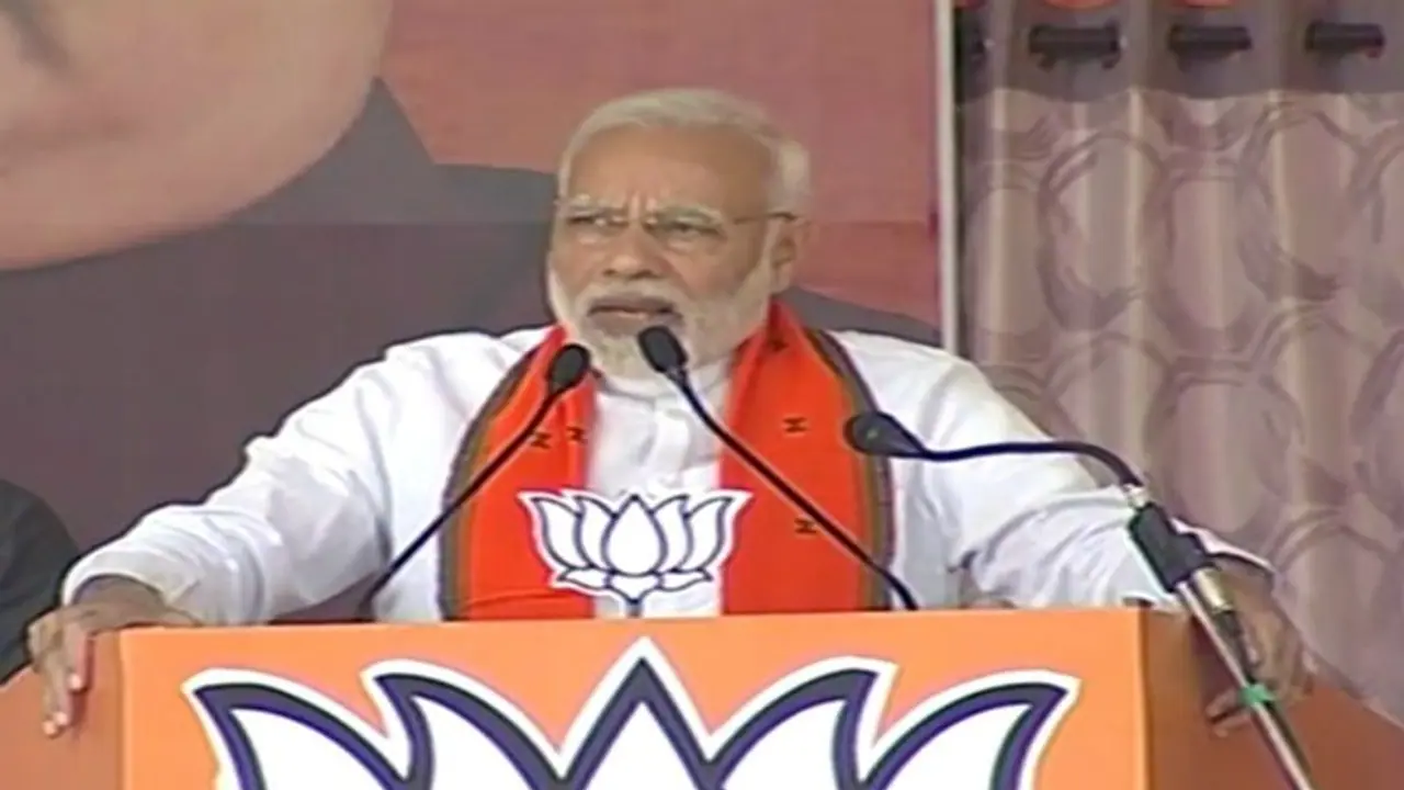 नोटबंदी पर पीएम मोदी का राहुल को करारा जवाब, बोले- एक परिवार ही रो रहा