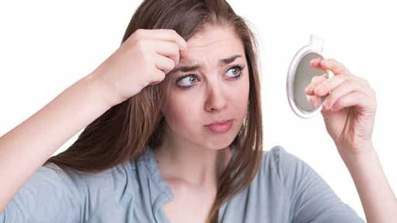 അകാലനര അകറ്റാം; വീട്ടിൽ പരീക്ഷിക്കാവുന്ന ചില പൊടിക്കെെകൾ അകാലനര അകറ്റാം; വീട്ടിൽ പരീക്ഷിക്കാവുന്ന ചില പൊടിക്കെെകൾ