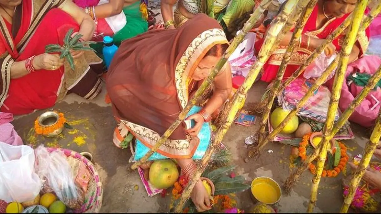 आस्था का महापर्व छठ पूजा, आज दिया जा रहा है अस्तगामी सूर्य को अर्घ्य