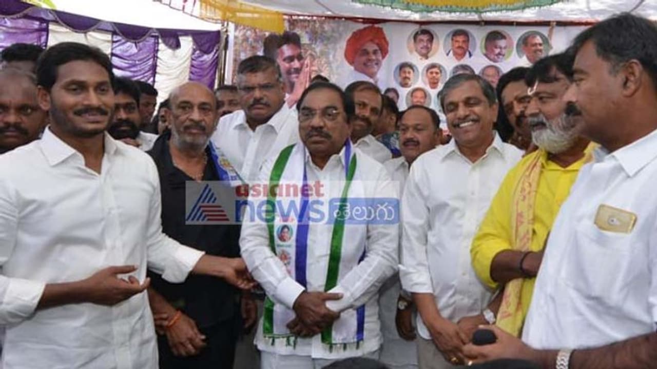 రాహుల్కి రాజకీయం తెలియదు.. ఇది ఎన్టీఆర్ టీడీపీ కాదు: సీ రామచంద్రయ్య రాహుల్కి రాజకీయం తెలియదు.. ఇది ఎన్టీఆర్ టీడీపీ కాదు: సీ రామచంద్రయ్య